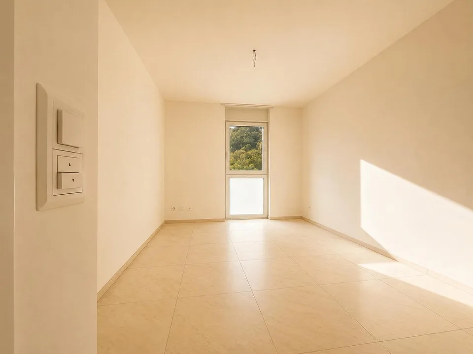 RIVERA - AFFITTASI 4.5 LOCALI CON TERRAZZA VETRATA