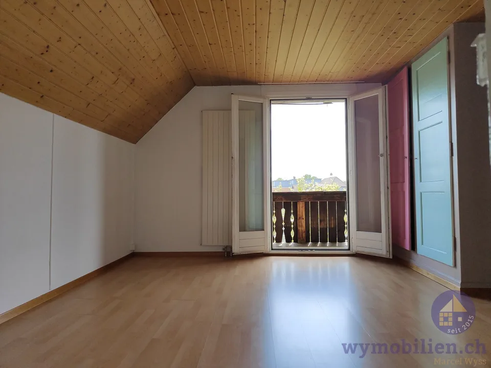 Appartamento mansardato di 3 stanze in una casa plurifamiliare con solo 3 unità!