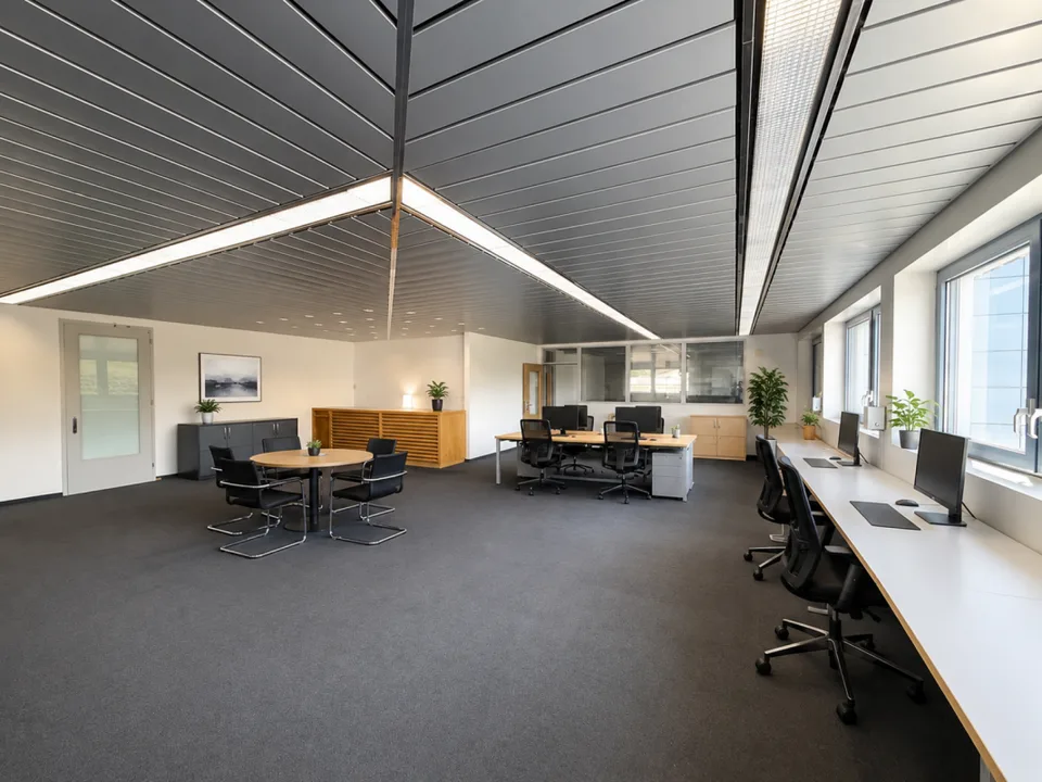 VIELSEITIG NUTZBARE GEWERBERÄUME: BÜRO, HOBBY UND LAGER IN MUOLEN