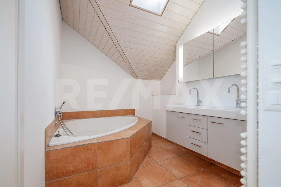 Ampio soggiorno su due piani - Maisonette di 180,8 m²