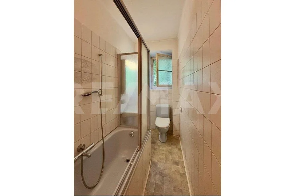 Appartement Charmant en Emplacement Privilégié, Bâle - 72m², 3 Chambres