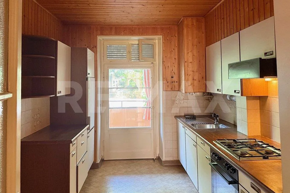 Appartement Charmant en Emplacement Privilégié, Bâle - 72m², 3 Chambres