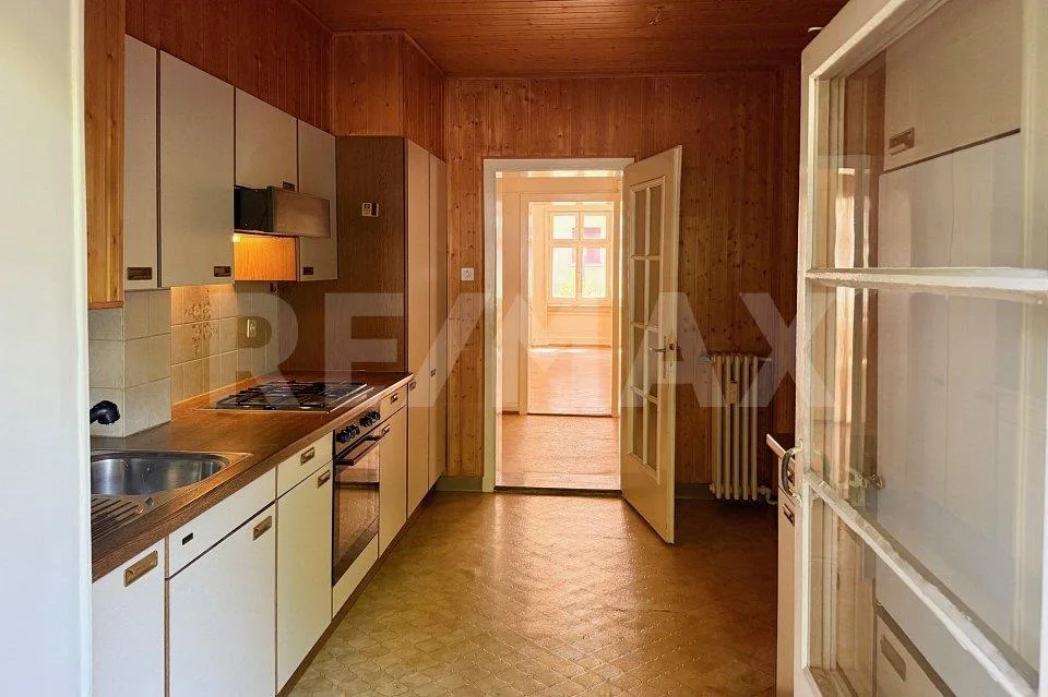 Appartement Charmant en Emplacement Privilégié, Bâle - 72m², 3 Chambres
