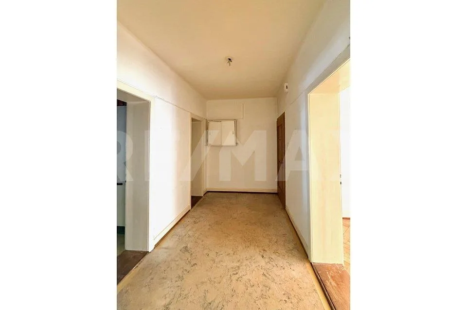 Appartement Charmant en Emplacement Privilégié, Bâle - 72m², 3 Chambres
