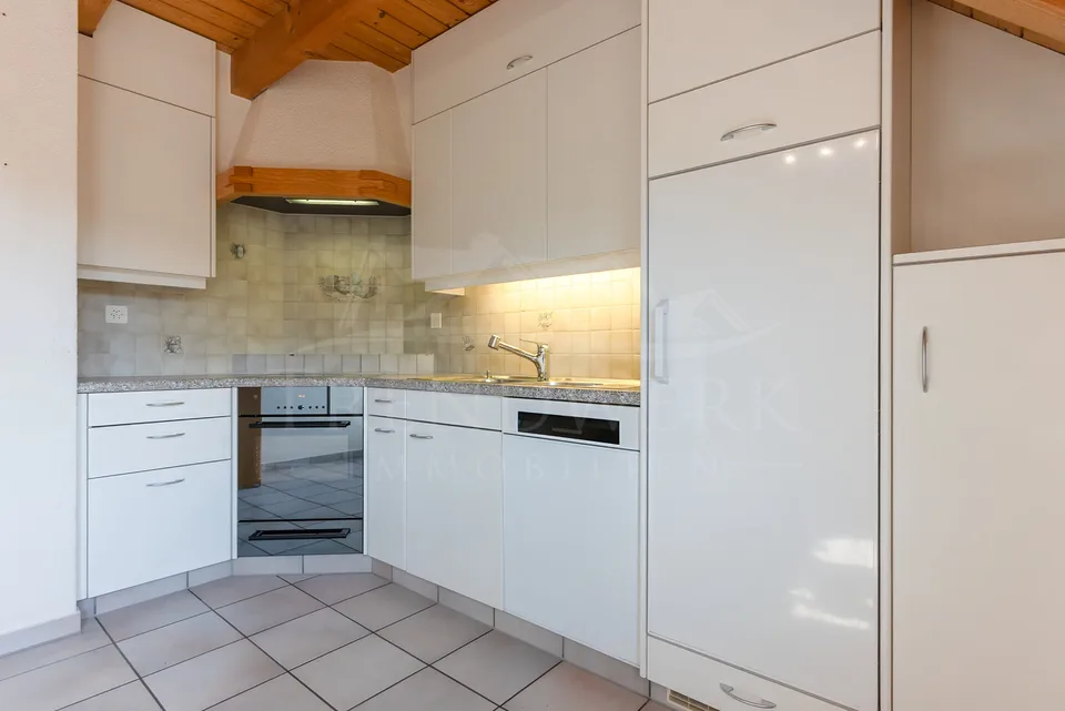 5.5-Room Condominium with Alpine View in Freimettigen