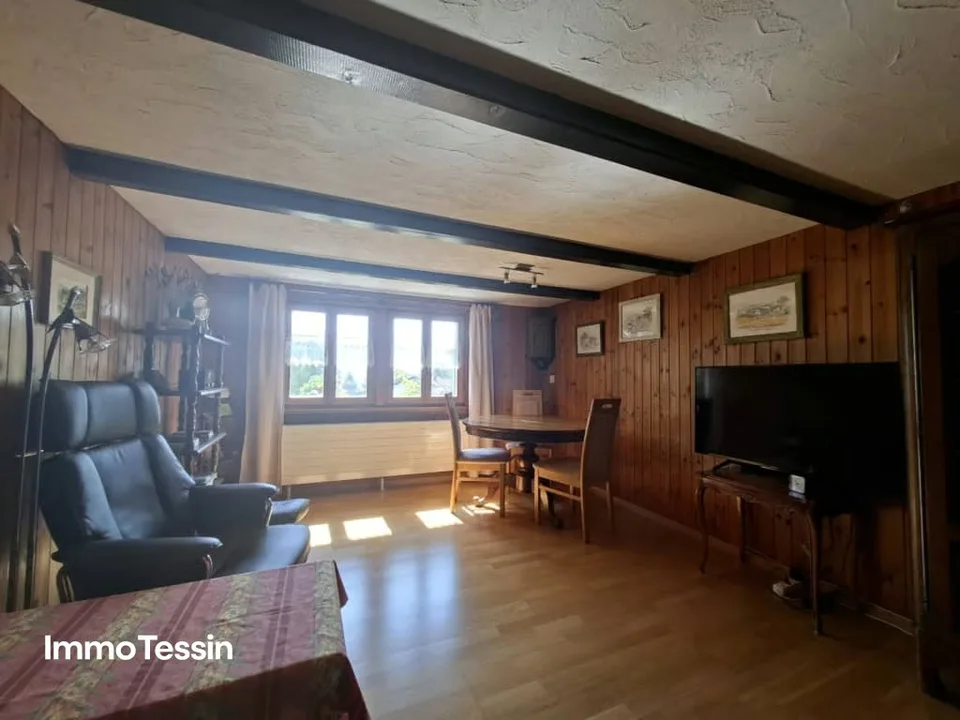 Cozy & lovingly converted Ticino refuge, semi-detached house with Grottino, workshop, and fireplace – photo 7 of 13