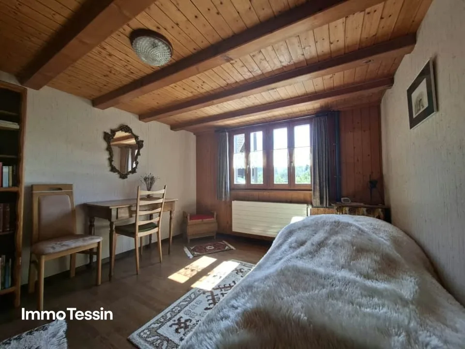 Cozy & lovingly converted Ticino refuge, semi-detached house with Grottino, workshop, and fireplace – photo 12 of 13