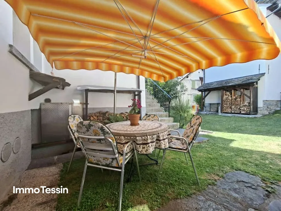 Cozy & lovingly converted Ticino refuge, semi-detached house with Grottino, workshop, and fireplace – photo 6 of 13