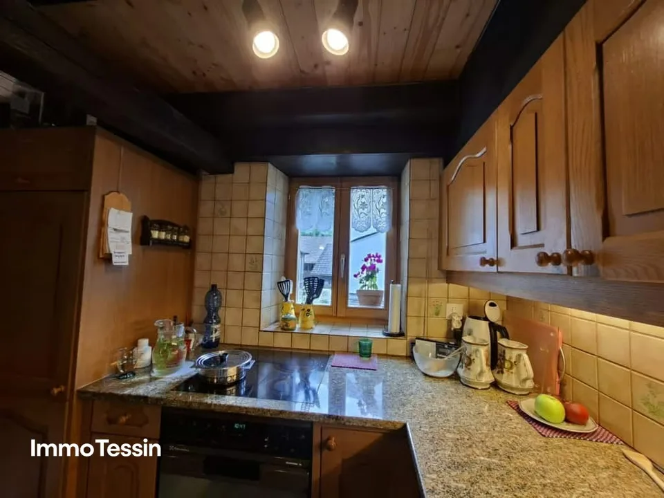 Cozy & lovingly converted Ticino refuge, semi-detached house with Grottino, workshop, and fireplace – photo 10 of 13