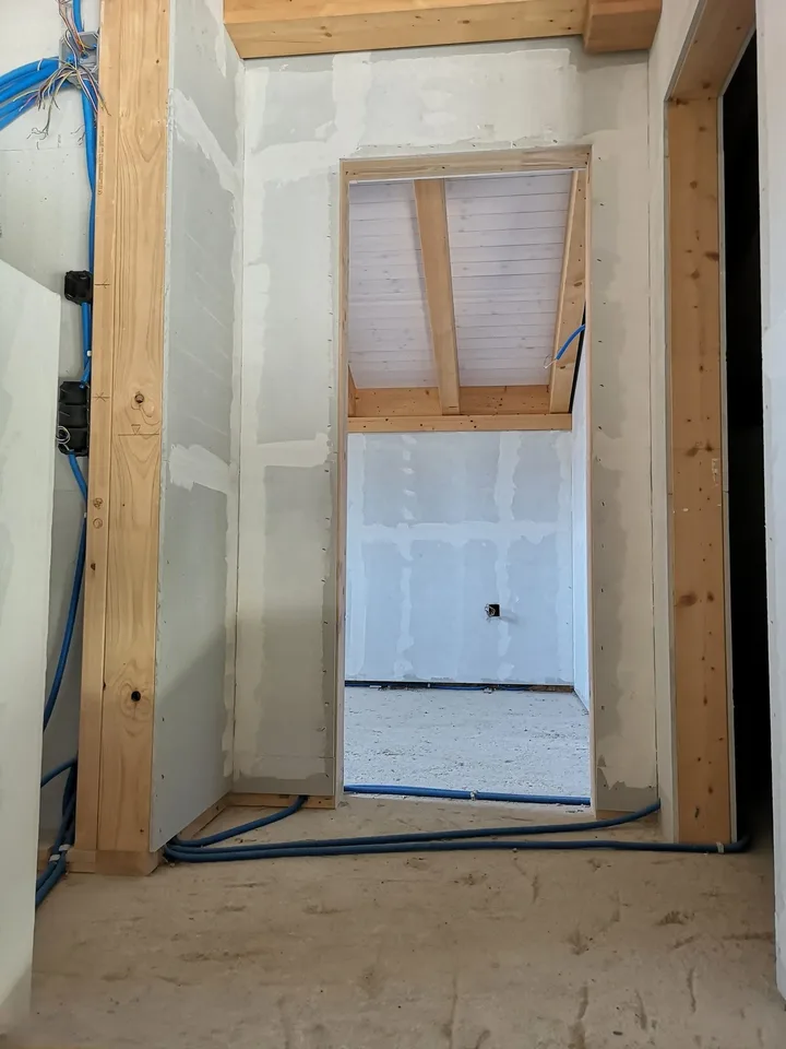 Maison avec 4.5 pièces + galerie en bordure de Saignelégier, vendue entièrement rénovée