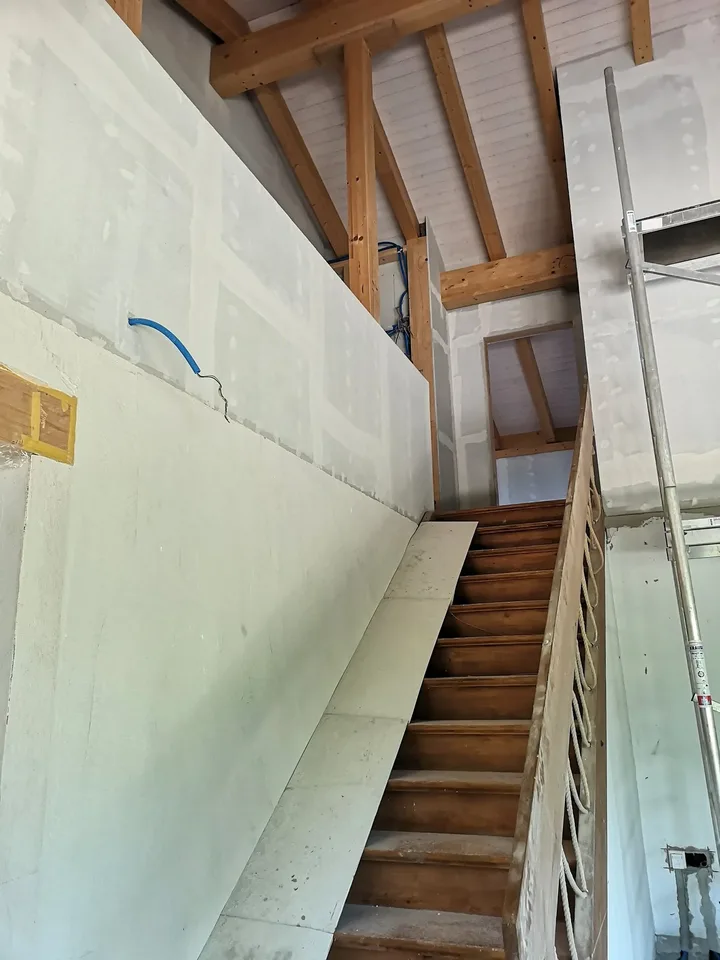 Maison avec 4.5 pièces + galerie en bordure de Saignelégier, vendue entièrement rénovée