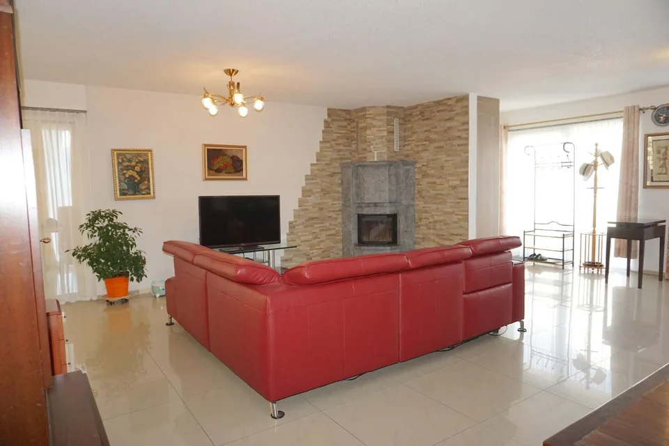ARI-262 - Magnifique rez-de-jardin de 5,5 pièces dans une maison de standing à 2