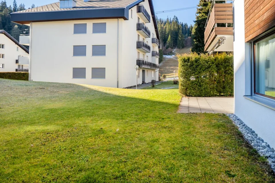 Alpine Retreat in Prime Location in LAAX - Ski-in/Ski-out & Wellness Included