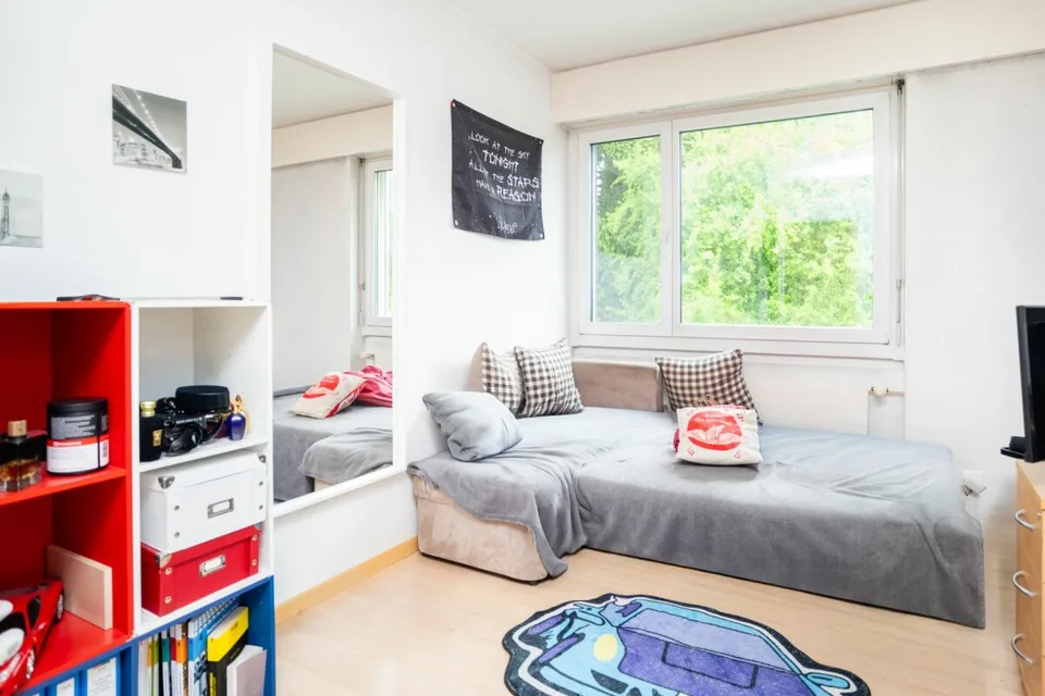 Pretty 4.5 Room Apartment in Family-Friendly Neighborhood