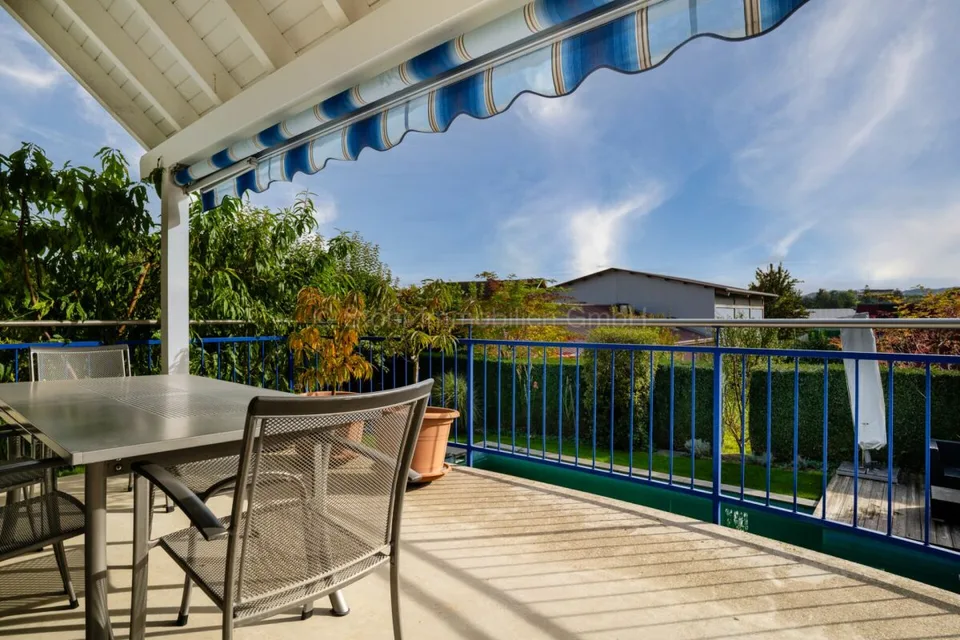 Maison individuelle exclusive de 5,5 pièces avec piscine - Indépendante et confortable