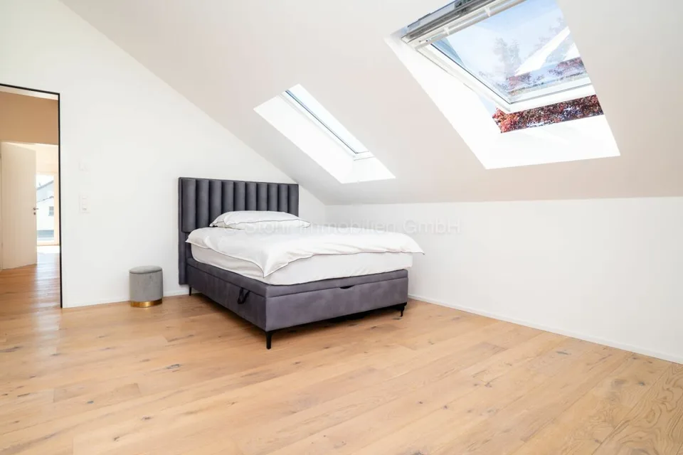 Stylish new building with a well-thought-out room concept and versatile usage options