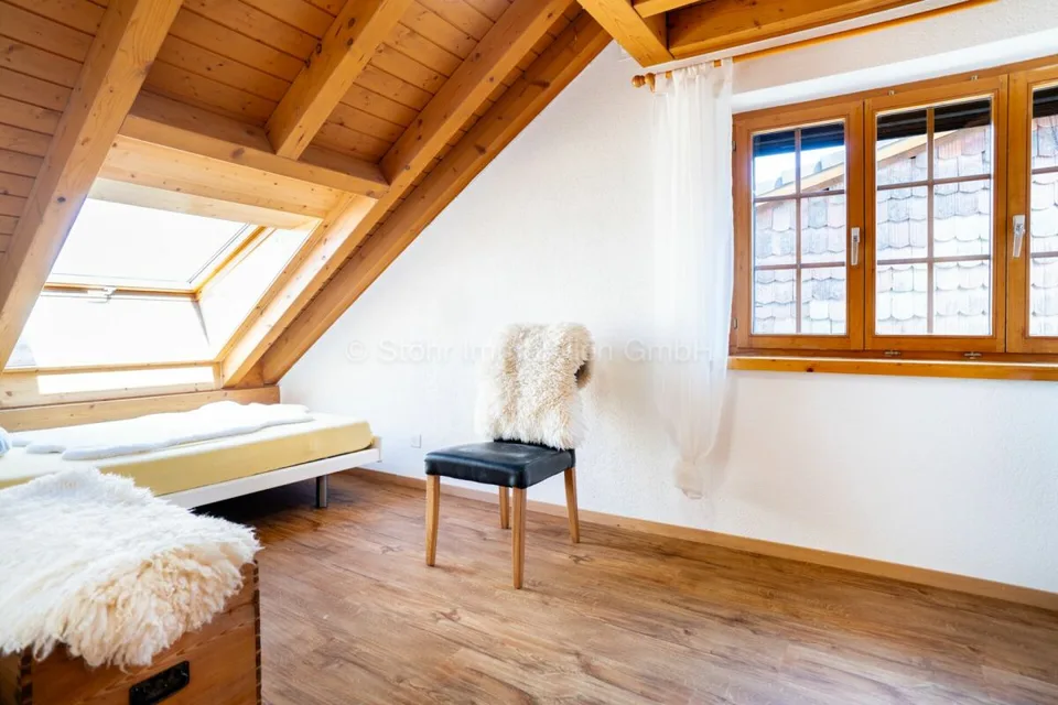 Zweifamilienhaus mit Bauland - Eine einmalige Gelegenheit