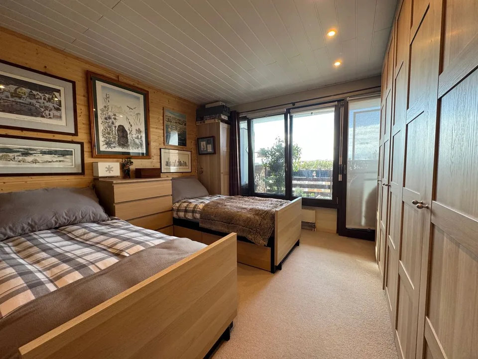 Stunning 2.5-room renovated apartment in the heart of Crans with breathtaking views on the 6th floor