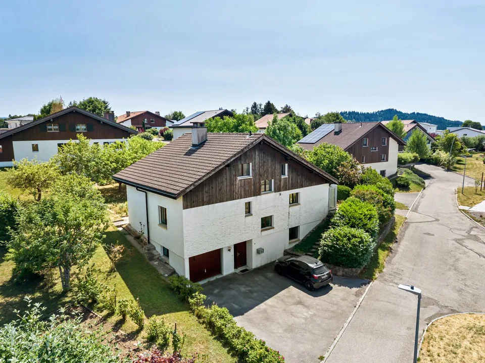 Maison familiale spacieuse de 7 pièces à Saignelégier