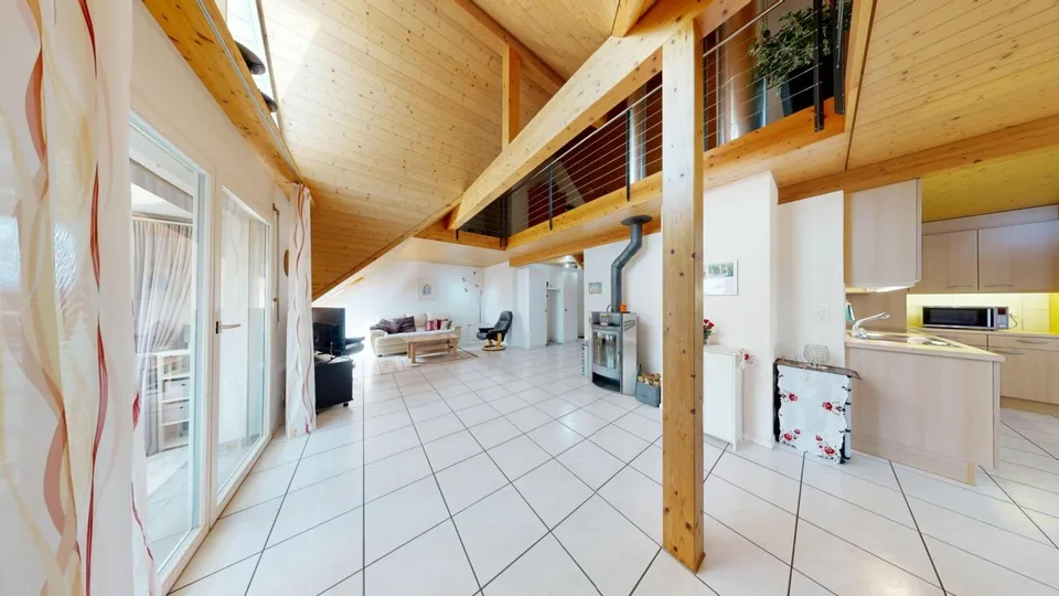 3.5 Rooms, Lots of Light and a Gallery to Fall in Love With