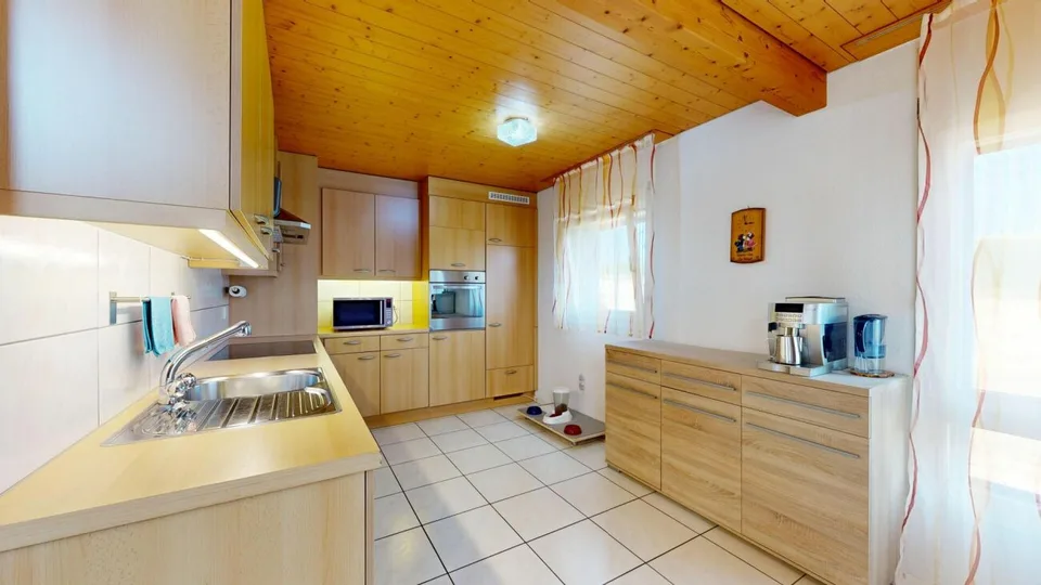 3.5 Rooms, Lots of Light and a Gallery to Fall in Love With