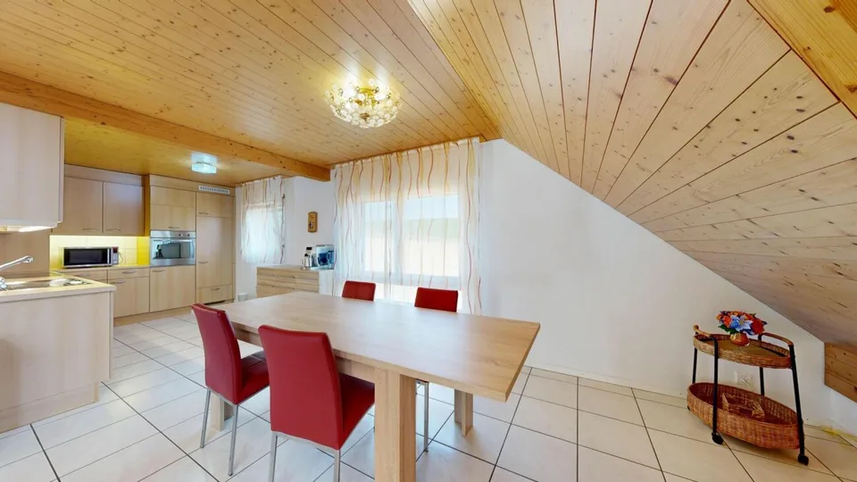 3.5 Rooms, Lots of Light and a Gallery to Fall in Love With