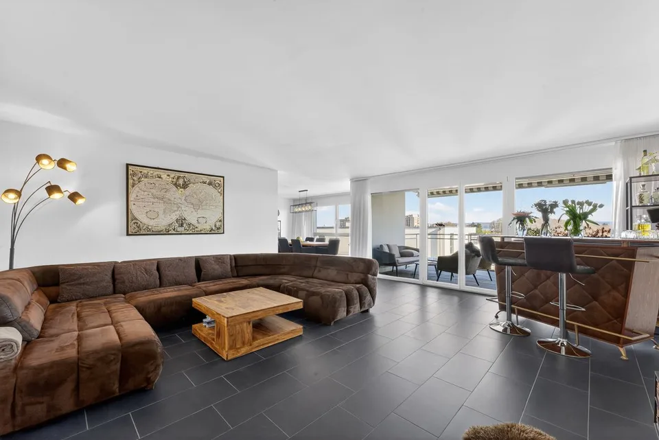 Stil, Licht &amp; Aussicht - Exklusive 5.5-Zimmer-Wohnung