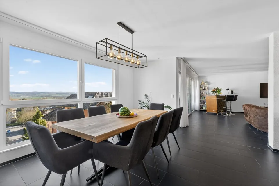 Stil, Licht &amp; Aussicht - Exklusive 5.5-Zimmer-Wohnung