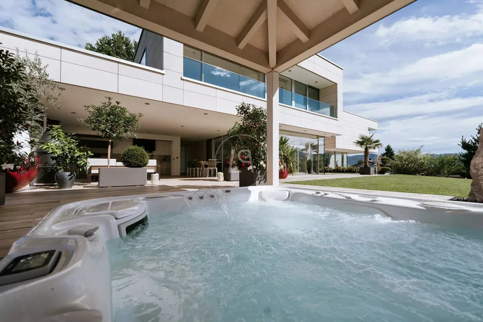 Villa d'Exception – Design Contemporain et Prestations Haut de Gamme