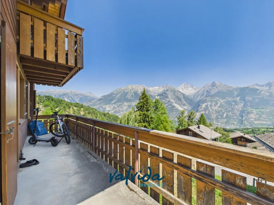 Charmantes, alleinstehendes Chalet mit viel Umschwung in Unterbäch