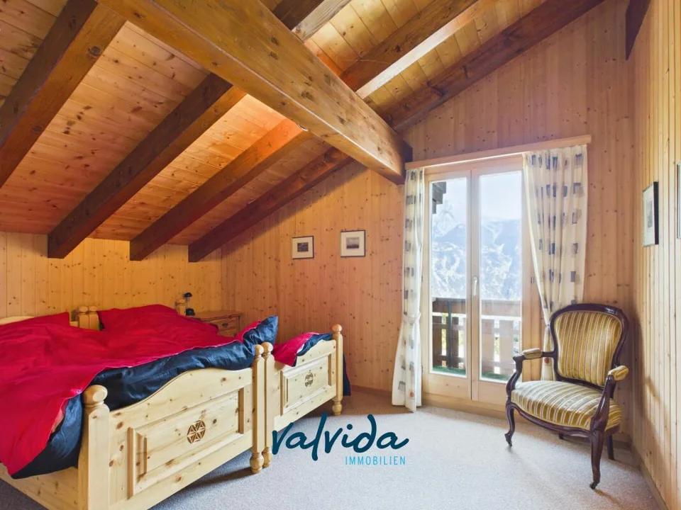 Charmantes, alleinstehendes Chalet mit viel Umschwung in Unterbäch