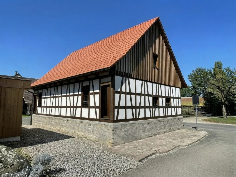 Neubau-Unikat: Modernes 4.5-Zimmer- Einfamilienhaus mit historischem Charme