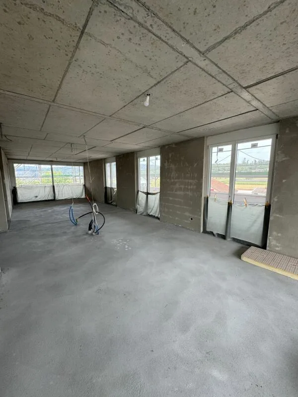 Einzigartige 3.5-Zimmer Wohnung mit 70m2 Terrasse und Wintergarten