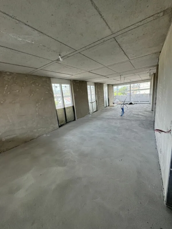 Einzigartige 3.5-Zimmer Wohnung mit 70m2 Terrasse und Wintergarten
