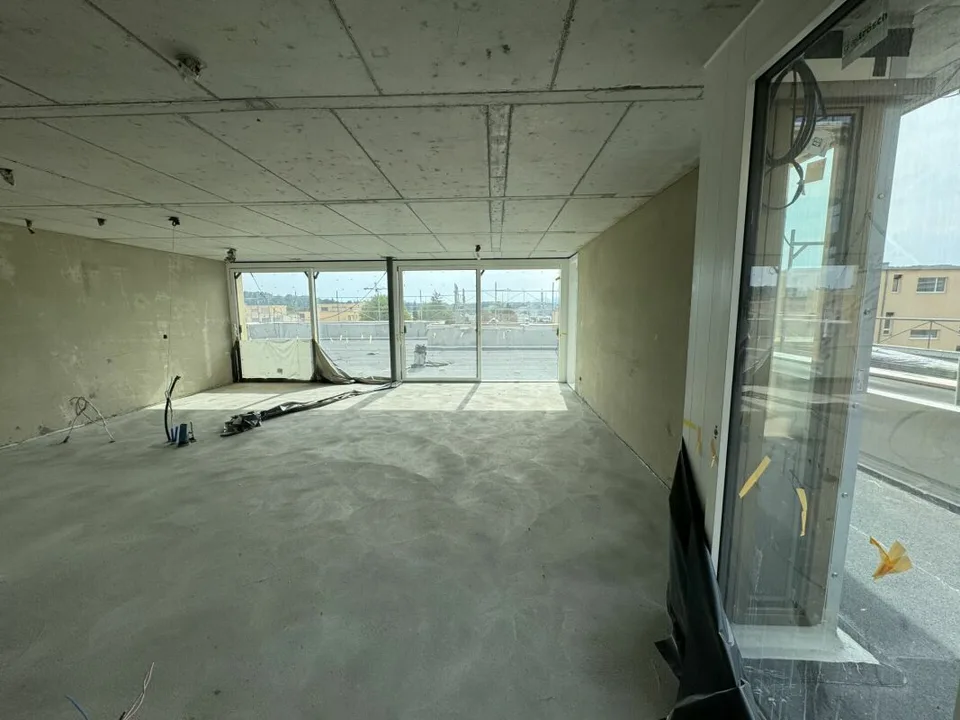 Bald bezugsbereit -exklusive 3.5-Zimmer Attika-Wohnung mit 158m2 Terrasse
