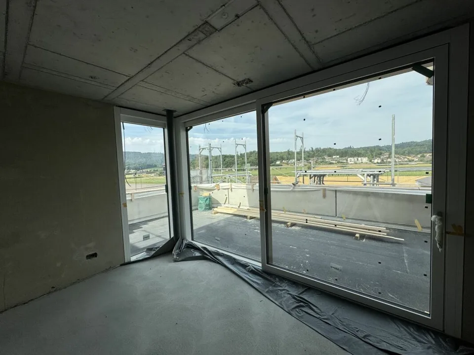 Bald bezugsbereit -exklusive 3.5-Zimmer Attika-Wohnung mit 158m2 Terrasse