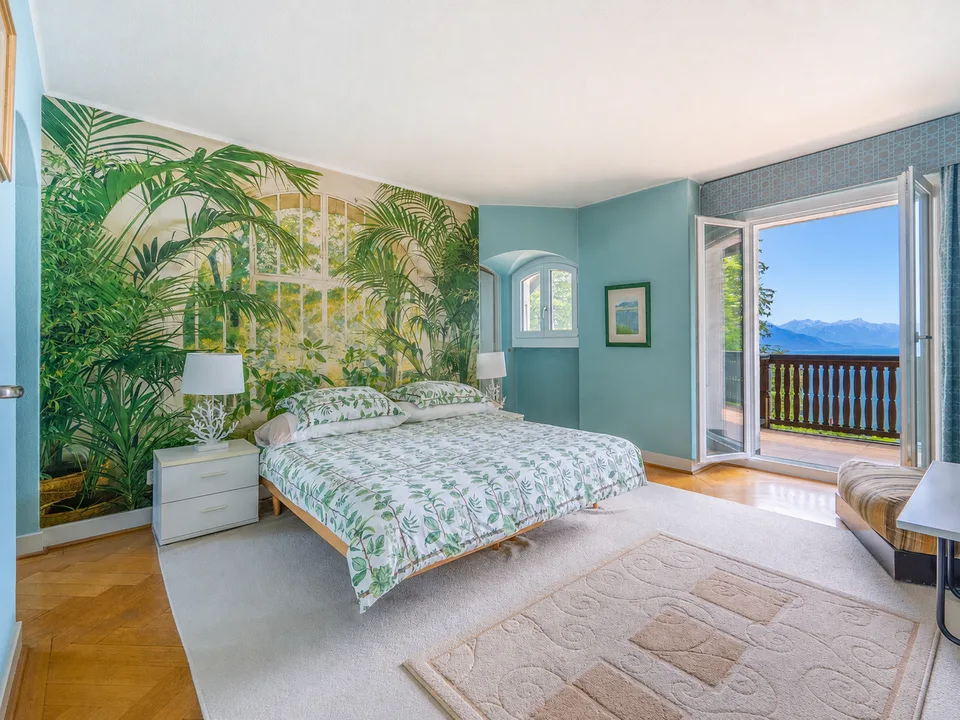CHEXBRES - MASTER HOUSE WITH SWIMMING POOL, LAKE VIEW & APARTMENT
