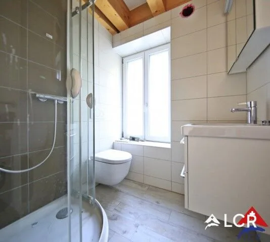 Bel appartement avec 5,5 pièces / 4 chambres / 2 salles de bains / 2 balcons