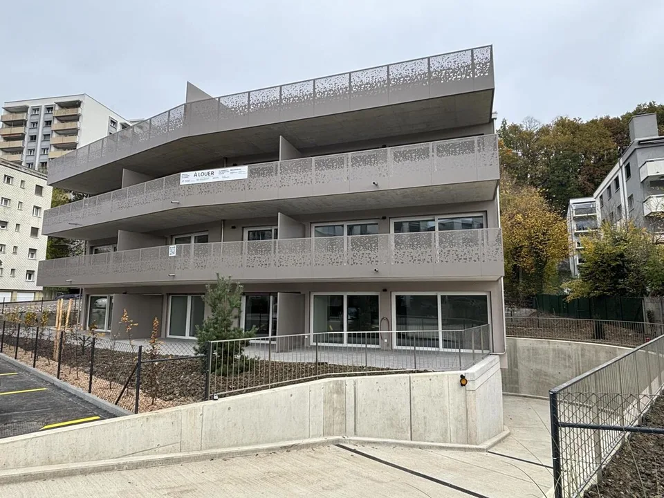Zu vermieten ab 1. Oktober 2026 ? Superbe Attique mit 3.5 Zimmern und großer Terrasse