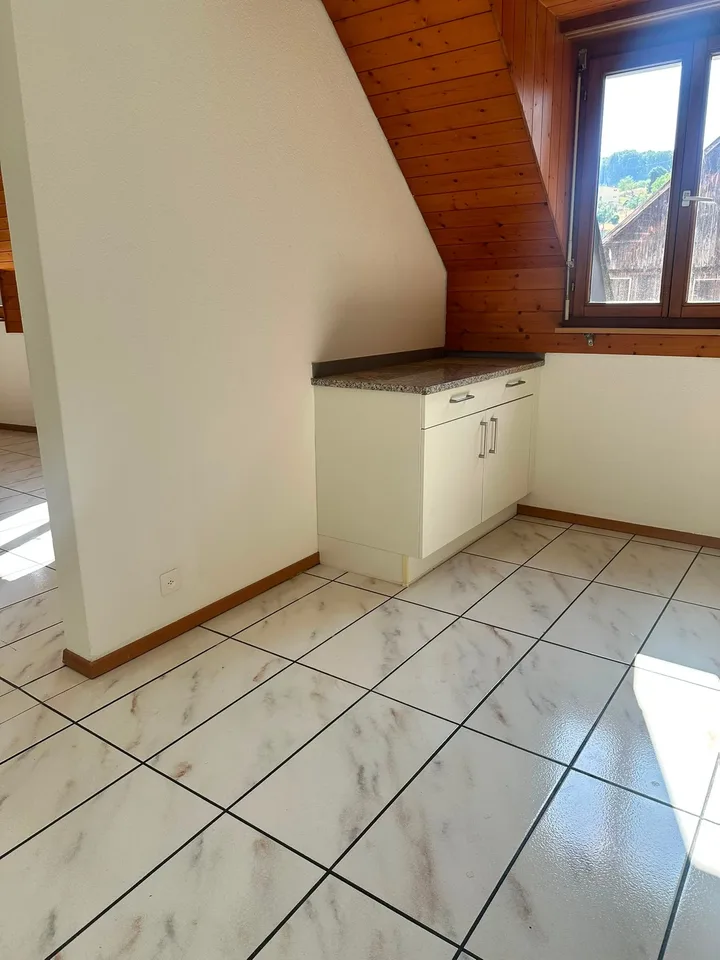 Charmante 4.5 Zimmer Wohnung mit grosser Laube - ab sofort verfügbar!