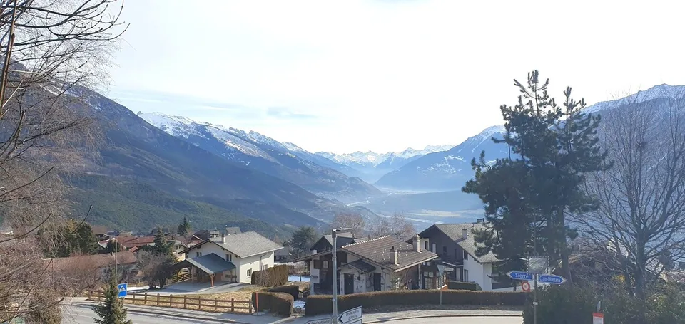 Belle opportunité pour 2 chalets à Mollens (Crans-Montana)