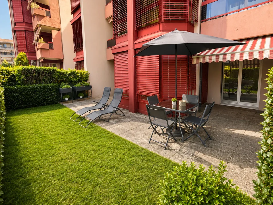 Appartement lumineux avec terrasse et jardin privatif
