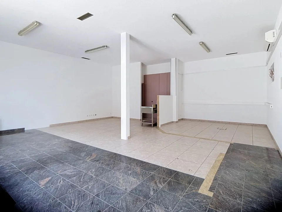 Riddes | Spazio piacevole nel cuore del villaggio con affaccio sulla strada