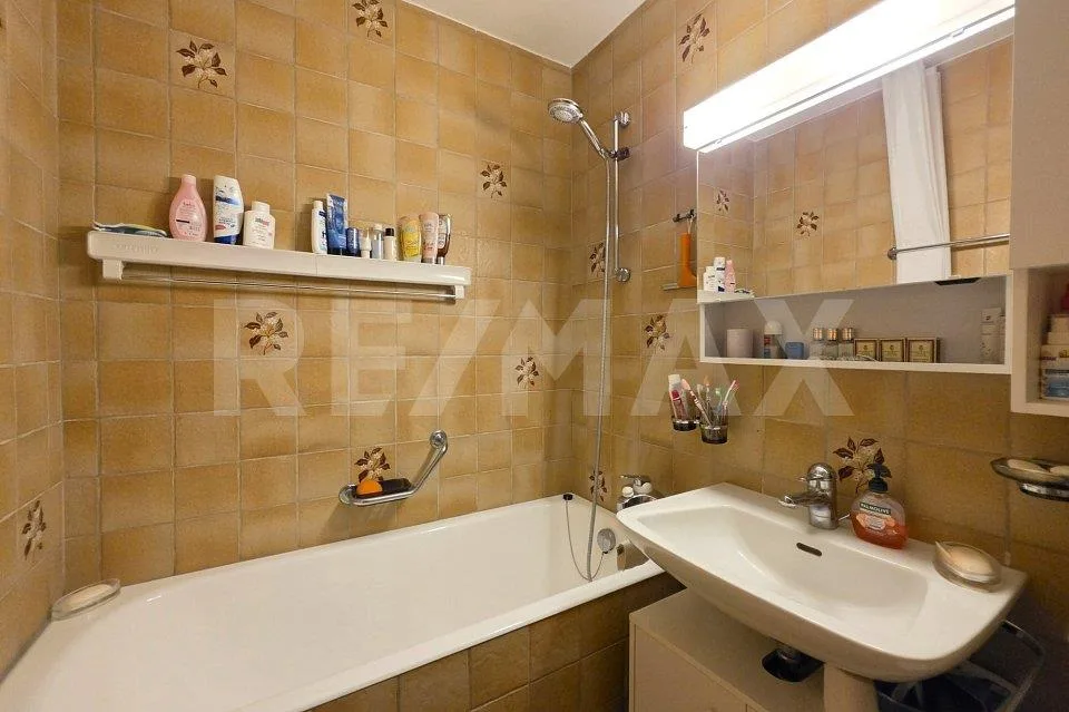 Gemütliche 2 Zimmer-Wohnung mit Balkon und Bergpanorama