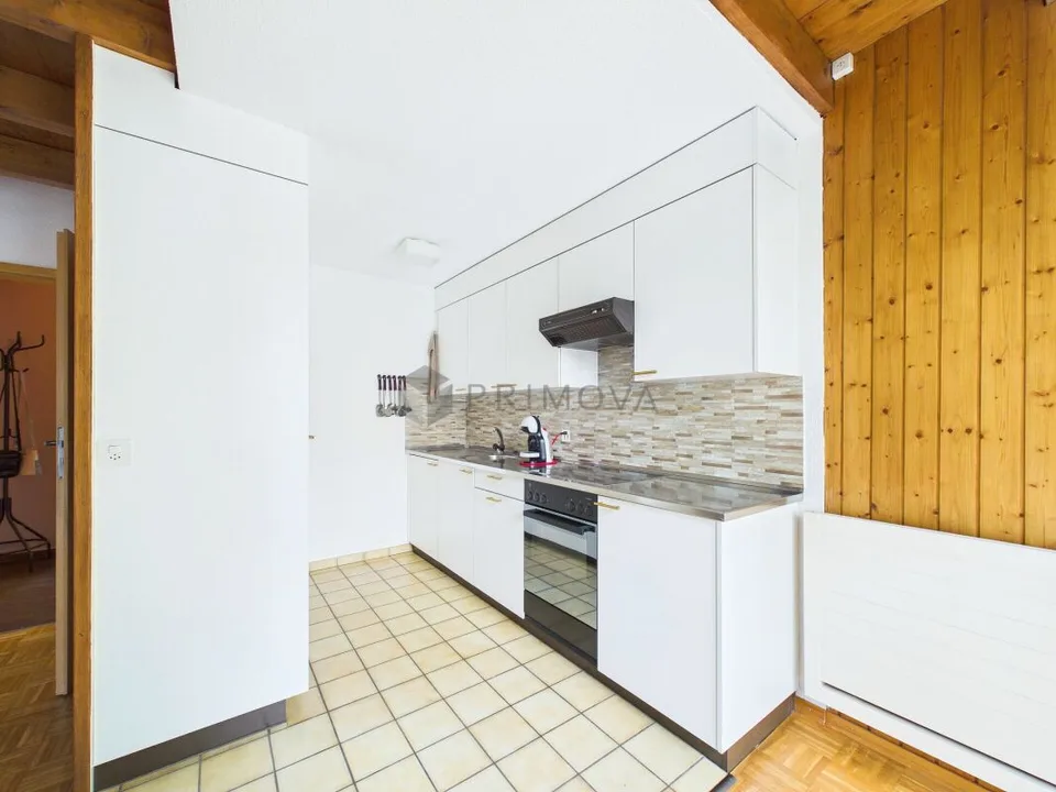 Maison de coin en rangée de 4 chambres avec jardin et grand potentiel
