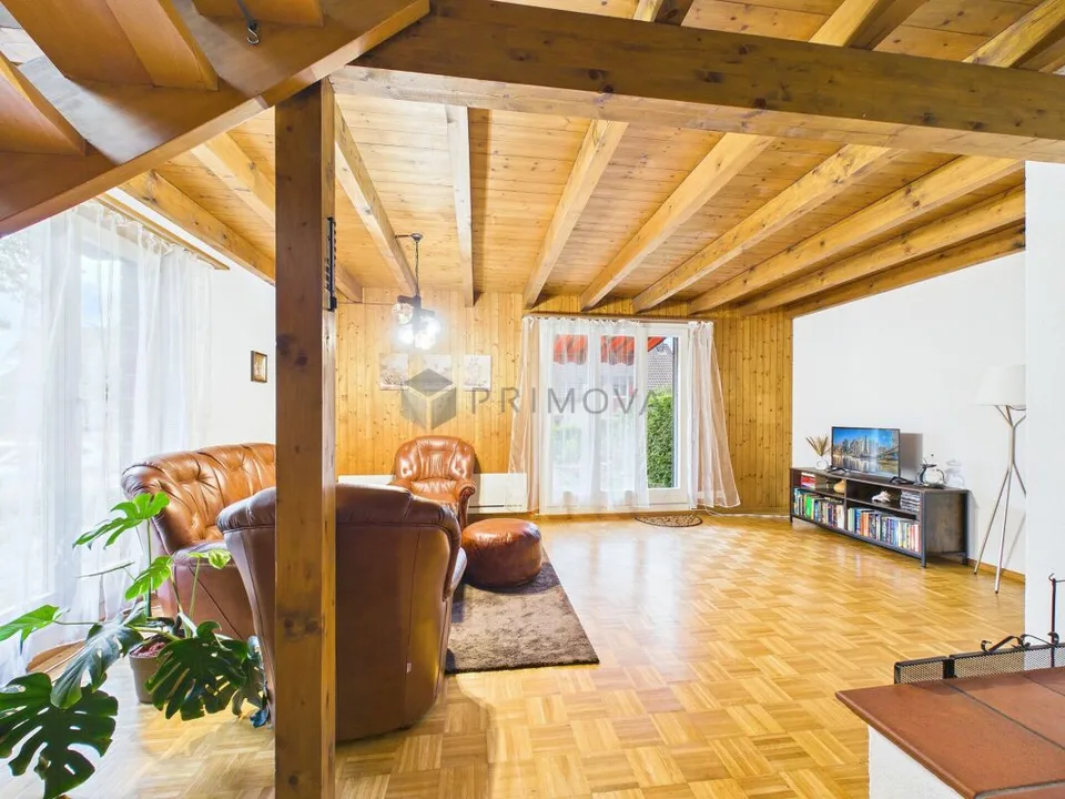 Maison de coin en rangée de 4 chambres avec jardin et grand potentiel