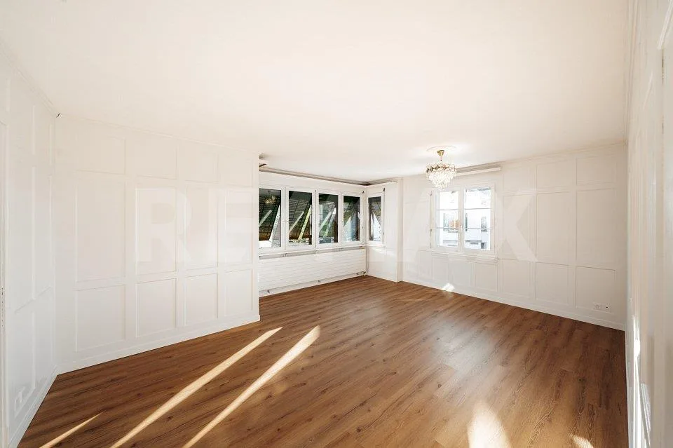 Grosszügige 5.5-Zimmer-Maisonette mit Einfamilienhaus-Charakter an zentraler Lage