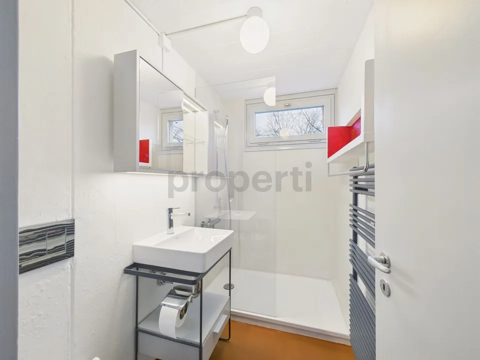 Vivere in un'icona dell'architettura svizzera Appartamento duplex unico nell'insieme Atelier-5 protetto a Flamatt