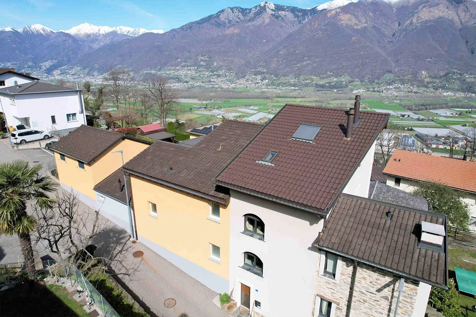 Spacious completely renovated villa in a convenient and quiet area