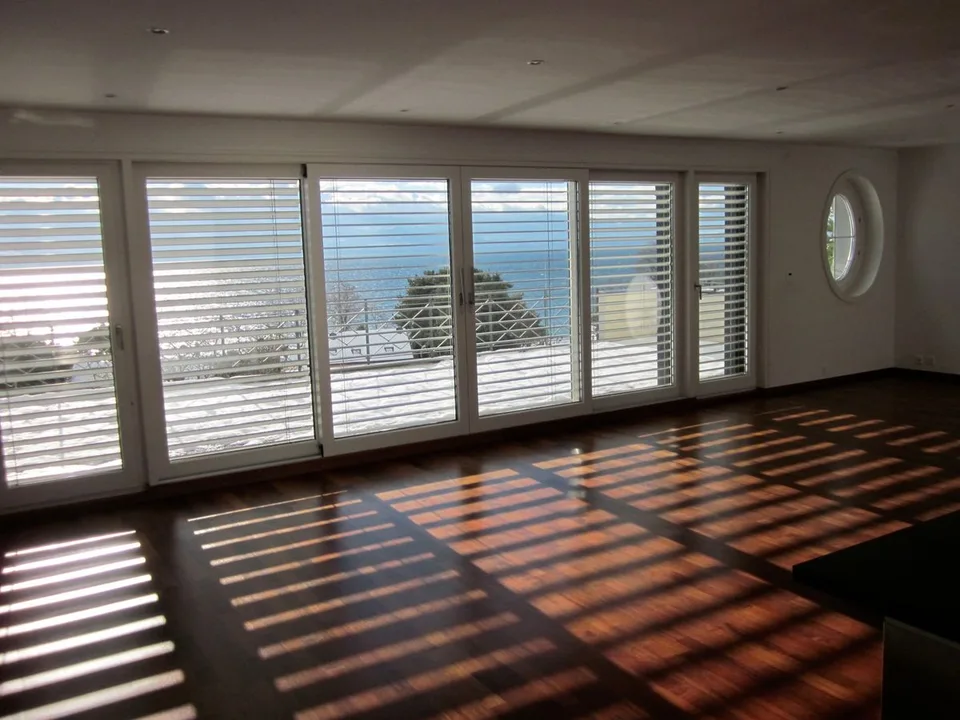 ZU VERMIETEN - BUCHILLON 2,5-Zimmer-Wohnung mit Garten und atemberaubendem Blick